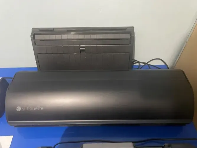 Silhouette cameo 5