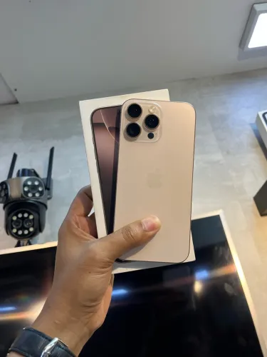 iPhone 16 Pro Max 256GB Bateria 90%