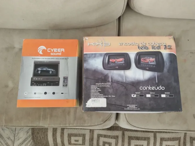 Dvd automotivo + encosto de cabeça com tela 