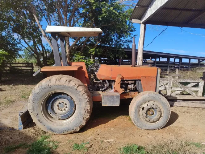 Trator Massey Ferguson 275 