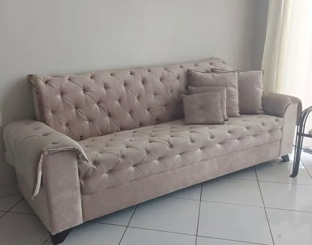 Sofá capitonê 