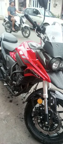 Vendo moto 10 mil