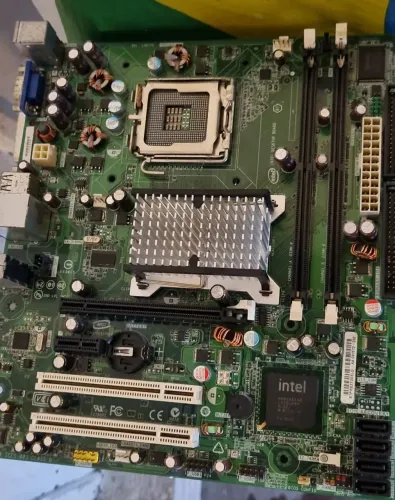 Placa mae 775 ddr2,ddr3. Leia o anuncio ?