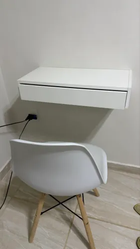 Penteadeira suspensa e cadeira