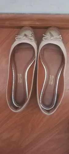 Sapatilha dourada semi novo 38 confortável linda , elegante