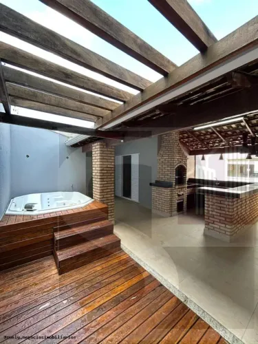 Casa para Venda em Uberlândia, Jardim Holanda, 3 dormitórios, 1 suíte, 2 banheiros, 4 vaga
