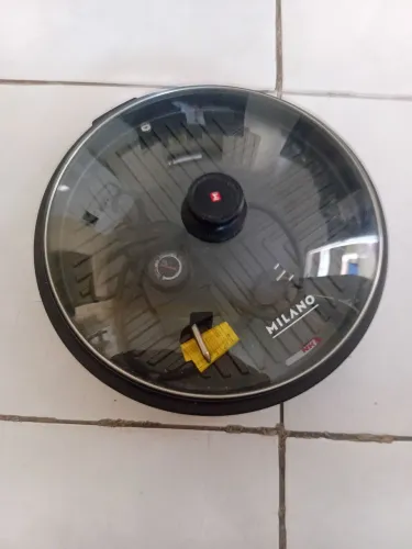 GRILL REDONDO POUCO USADO 