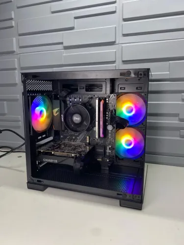 ? Ryzen 5 5600G / GTX 1650 4gb / 16GB ddr4 3000mhz
