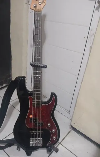 Baixo Tagima TW65