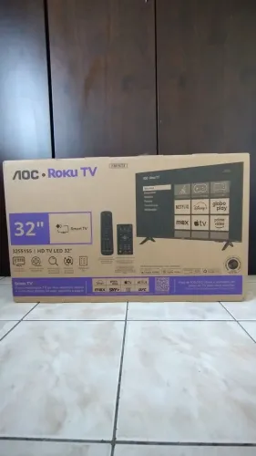 TV AOC Roku 32" Smart HD lacrada