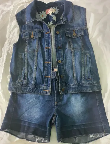 Kit short e colete Jeans infantil - Ótimo estado.
