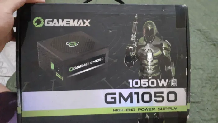 Fonte gamer gamemax 1050w silver 