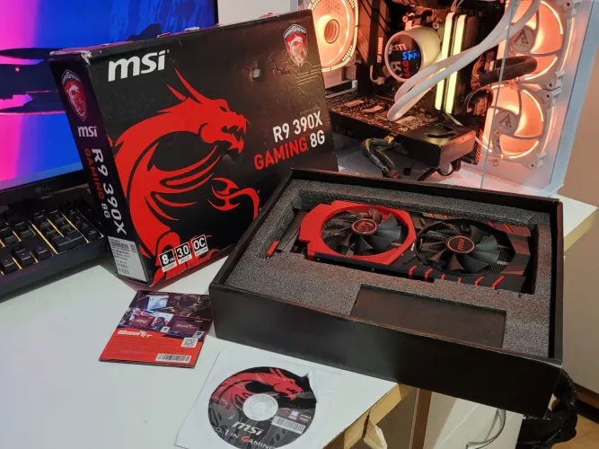R9 390X 8GB de VRAM - Funcionando perfeitamente | Bom estado