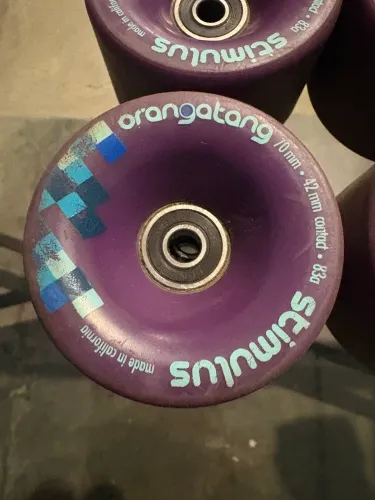 Rodas Orangatang Stimulus com rolamento Swiss Bones