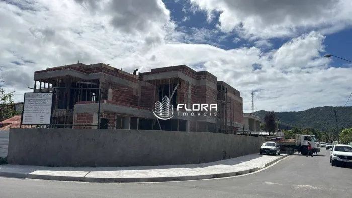 Casa com 3 dormitórios à venda, 200 m² por R$ 1.300.000,00 - Itaipu - Niterói/RJ