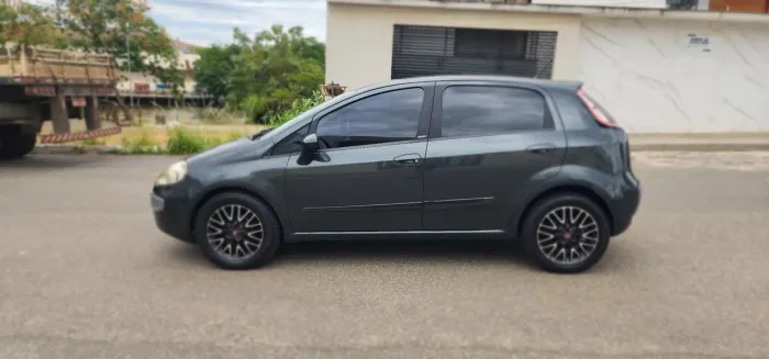 Fiat Punto Essence Dualogic 1.6 Flex 16V 5P 2013