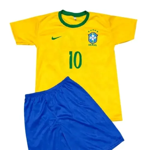 Conjunto infantil do Brasil, veste de 06 meses a 1 ano.