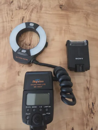 Flash Externo Sony HVL -F20M e Flash circular macro Skyblue MK - 14 EXT