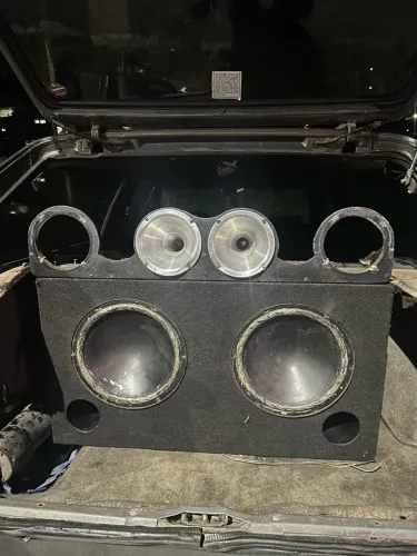 Vendo som automotivo