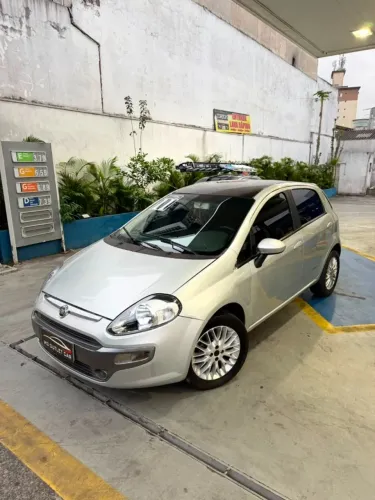 Fiat Punto Attractive 1.4 Fire Flex 8V 5P 2011