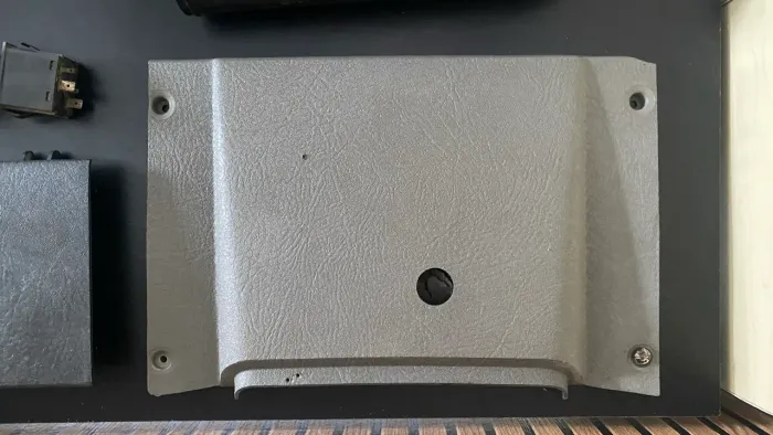 Tampa de fiação inferior do painel CL sem detalhes cinza original VW