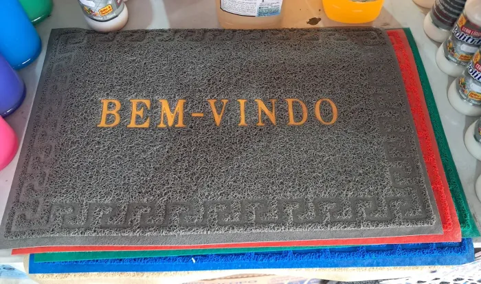 Tapete Capacho Bem-Vindo - Estilo Clássico Grego | 58x38cm