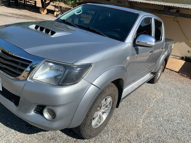 Toyota Hilux CD SRV D4-d 4X4 3.0 TDI Diesel AUT 2015