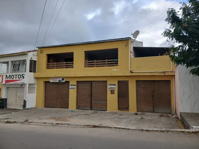 Casa para venda tem 378 metros quadrados com 3 quartos em Santo Amaro - Bezerros - PE