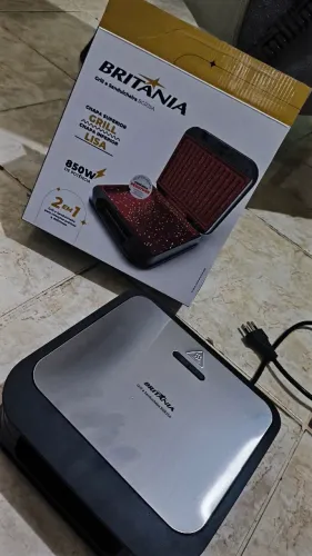 OFERTA | Sanduicheira Grill Britânia Nova