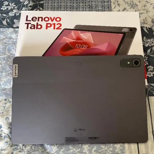 Tablet Lenovo P12 128g,4g de ram, pouco uso, sem avaria, com case original.