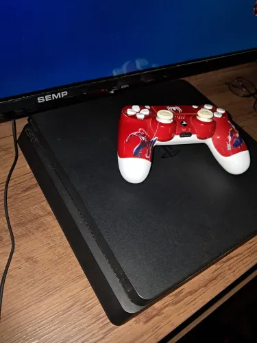 PS4 SLIM 1TB