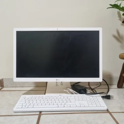 Computador ALL In One LG 22V240.