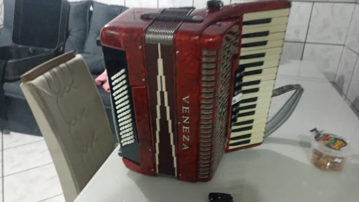 Acordeon super nova. interessados chamar watts *