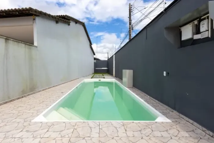 VENDO CASA NO RESIDENCIAL PARIS EM CASTANHAL, PRONTA PARA SER FINANCIADA