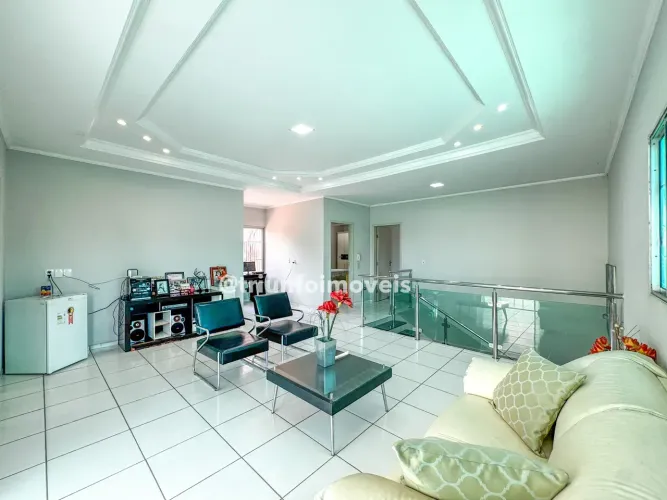 Casa duplex no Bairro Brasilar com 5 quartos