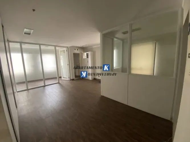 Sala Comercial LOCAÇÃO - 44m², 2 Banheiros, 1 Vaga, Ar condicionado, Sala de Reunião - Sal