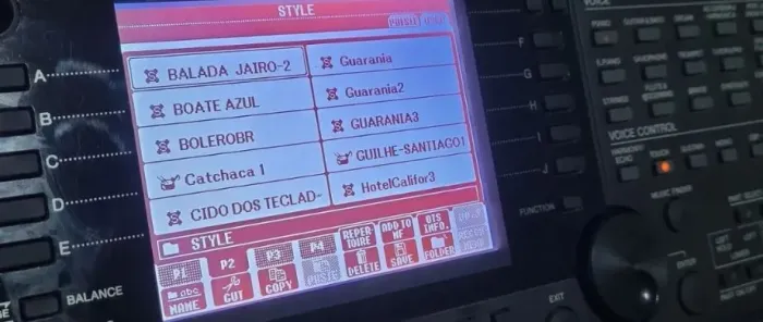 TECLADO YAMAHA PSR S-750 pra vender logo 