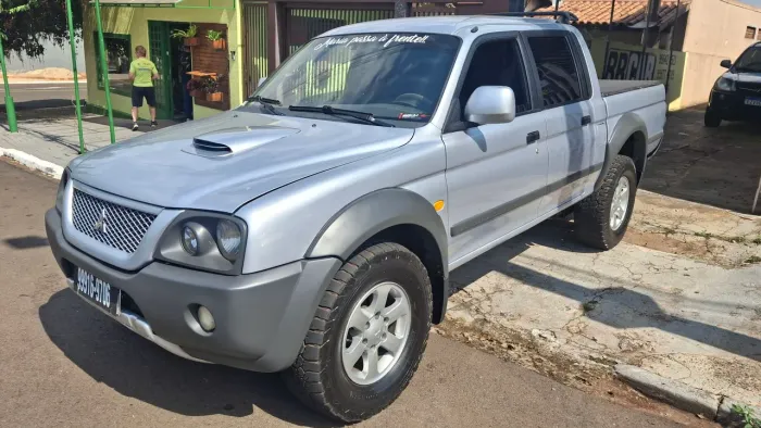 Mitsubishi L200 Outdoor HPE 2.5 4X4 CD T.dies. Mec. 2012