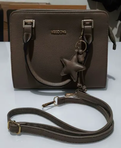 Bolsa feminina baú Miss Dong.