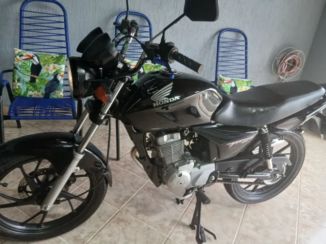 Cg titan 150 esd completa baixo km muito conservada