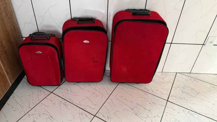 Conjunto com 3 malas de viagem P- M - G