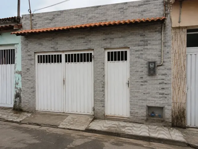 Casa a venda na AEROLANDIA, com 2 quartos