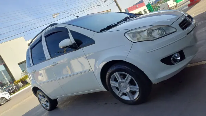 Fiat Idea Attractive 1.4 Fire Flex 8V 5P 2013