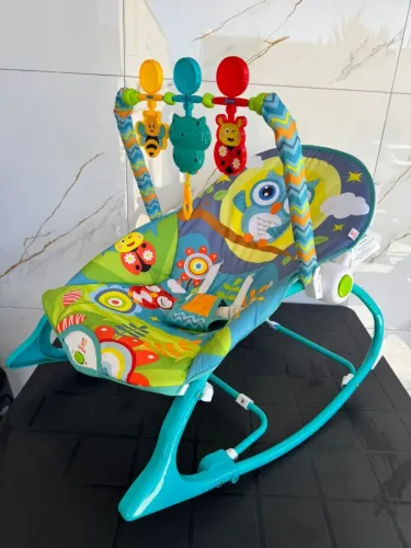 Cadeirinha balanço vibra e toca Funtime