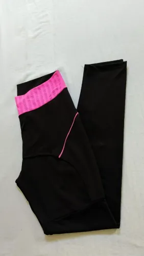 Calça Legging Tamanho G com Tapa bumbum 