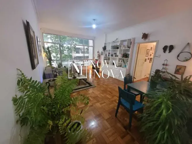 Apartamento - / Residencial / Copacabana