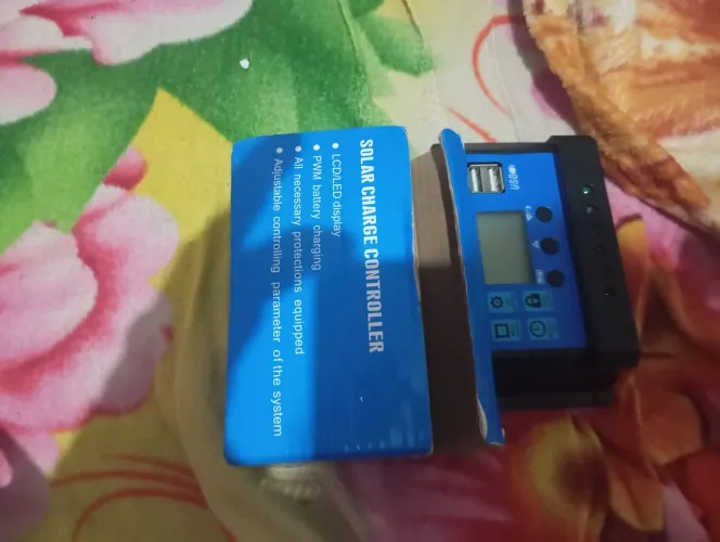 Vendo placa solar 100wflexivel conversor 12v pra 110 v e controlador 500reais *