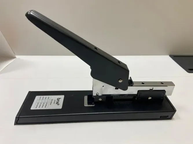 Grampeador Profissional De Mesa 28,2cm Até 100 Folhas