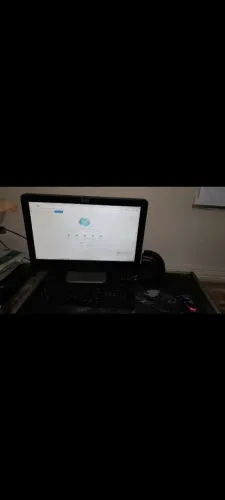 Computador DELL ALL-IN-ONE TOUCH SCREEN