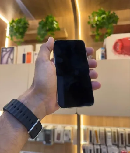 Iphone 11 perfeito na caixa